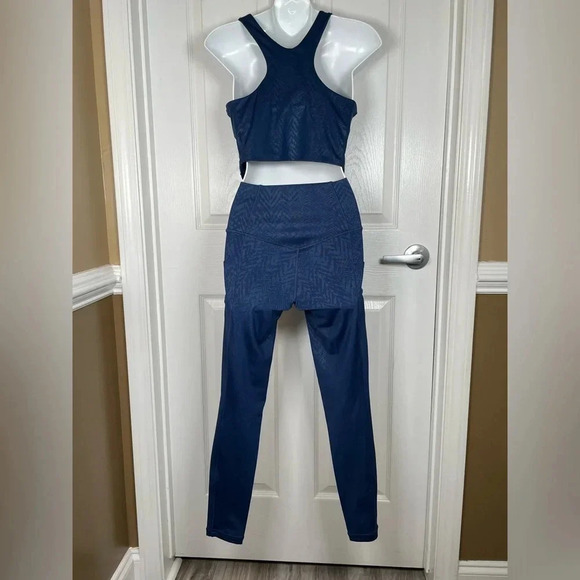Athleta Salutation Stash Pocket II 7/8 Pants and Top Set - Picture 9 of 9